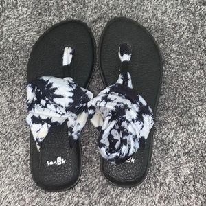 SANUK LIKE NEW SANDAL